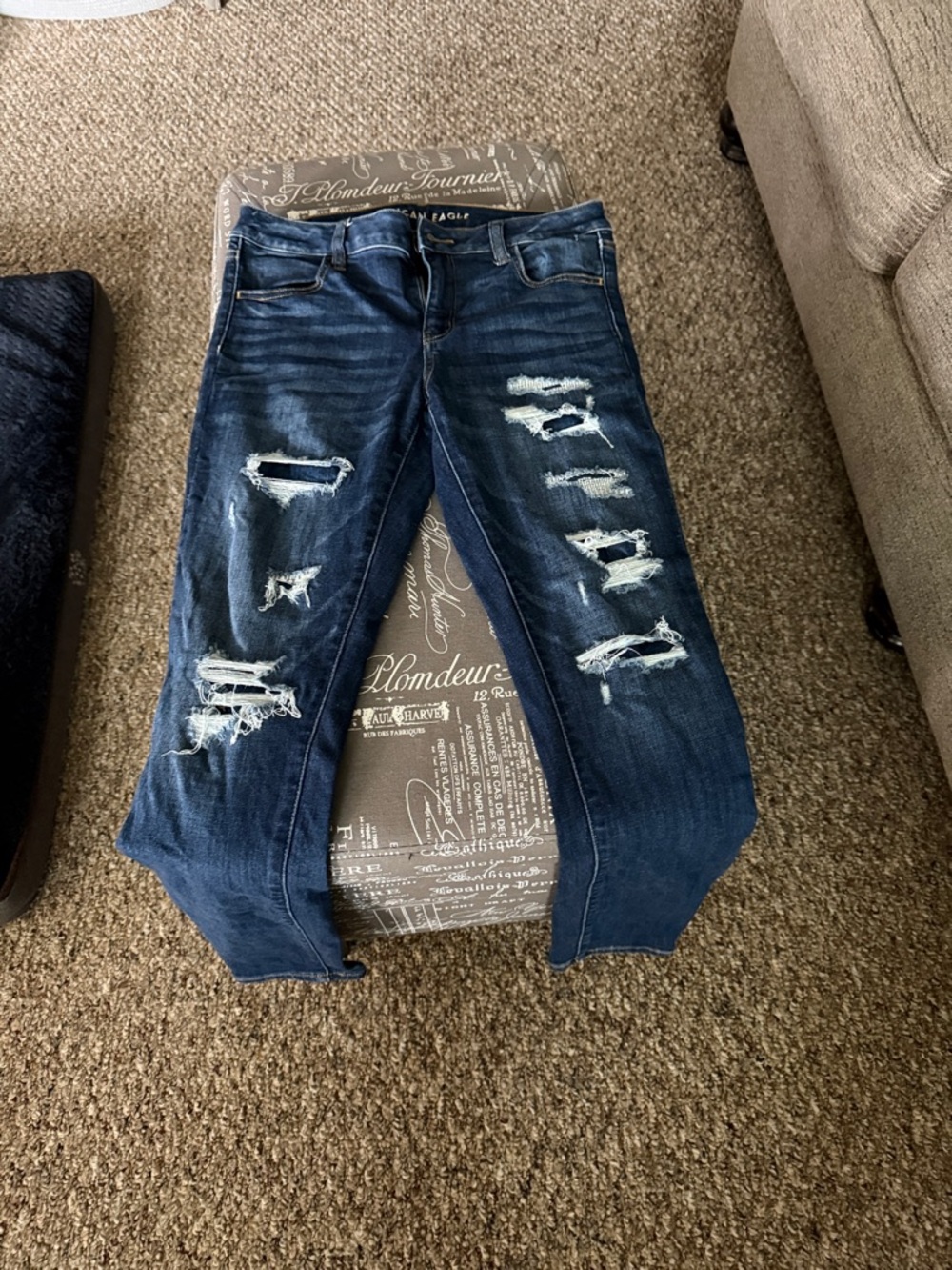 American Eagle women’s destroyed jegging